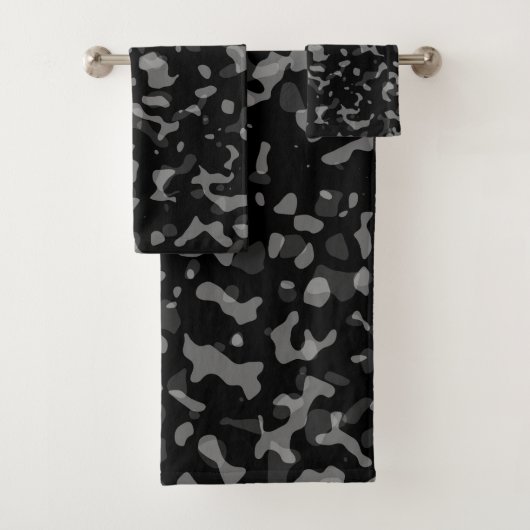 Trendy Black en Grey Camouflage Pattern Bad Handdoek (Insitu)
