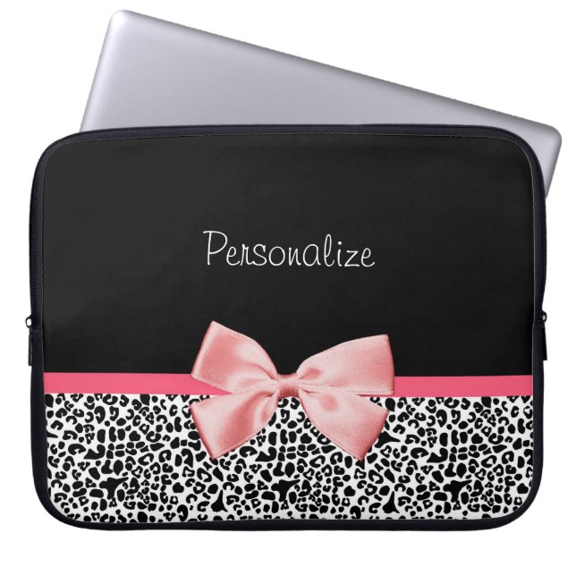 Trendy Black en White Leopard Print Pink Laptop Sleeve (Voorkant)