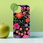 Trendy Black Floral Pattern met Custom Monogram Case-Mate iPhone 14 Hoesje<br><div class="desc">Een schattig ontwerp met kleurrijke lentbloemen en een vettige zwarte achtergrond met één initiaal.</div>