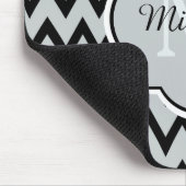 Trendy Black Gray Chevron Zigzag Name en Monogram Muismat (Hoek)