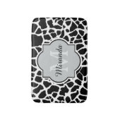 Trendy Black White Giraffe Print Monogramed Name Badmat (Voorkant Verticaal)