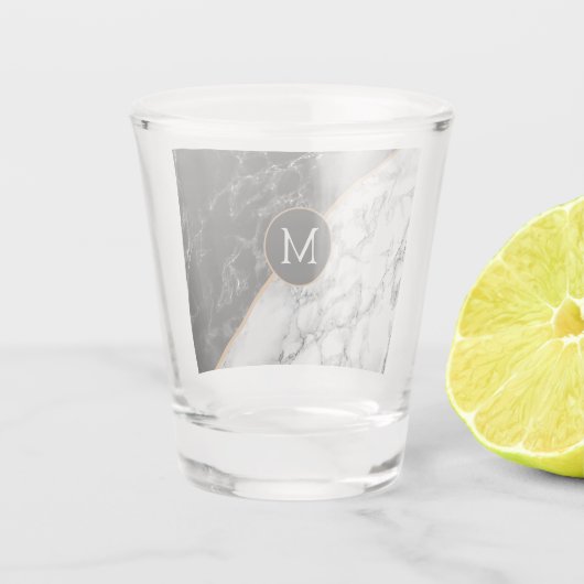 Trendy Black & White Marble Stone - Voeg uw brief  Shot Glas (Achterkant)