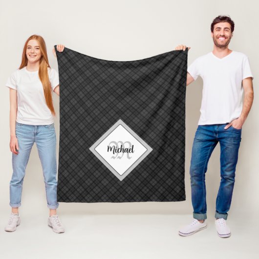 Trendy Black white tartan Personaliseer Monogram Fleece Deken (In situ)