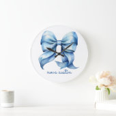 Trendy Blauwe Strik Gepersonaliseerd Met Naam Mono Grote Klok (Huis)