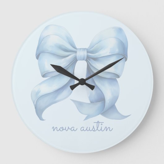 Trendy Blauwe Strik Met Naam Monogram Personalized Grote Klok (Voorkant)