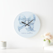Trendy Blauwe Strik Met Naam Monogram Personalized Grote Klok (Huis)