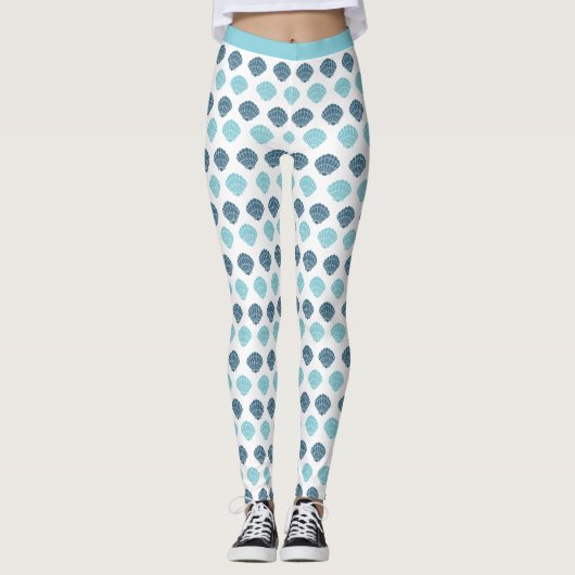 Trendy Blue Seashells Ocean Beach Theme Yoga Leggings (Voorkant)