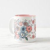 Trendy Blush Pink Blue Boho Flowers Tweekleurige Koffiemok (Voorkant links)