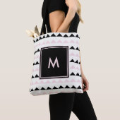 Trendy Blush Pink en Black Geometric Triangles Tote Bag (Dichtbij)