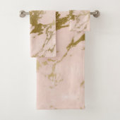 Trendy Blush Pink Gold Marble Bad Handdoek (Insitu)