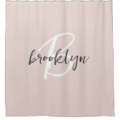 Trendy Blush Roze Grijs Script Monogram Naam Douchegordijn (Voorkant)