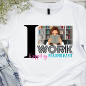 Trendy boekenwurm werken om leesgewoonte te onders t-shirt
