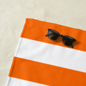 Trendy Bright Summer Hot Oranje Horizontale Stripe Strandlaken (In situ)