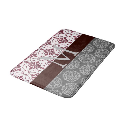 Trendy Burgundy en Gray Damask Monogram Badmat (Gekanteld)