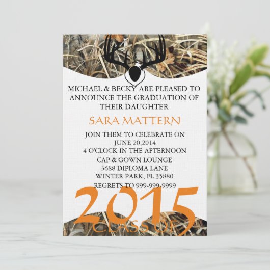 Trendy Camo Classic Elegant Afstuderen Uitnodiging (Staand voorkant)