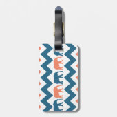 Trendy Chevron Elephants Coral Blue Stripe Pattern Bagagelabel (Achterkant verticaal)
