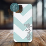 Trendy Chevron Patroon met enorme kalligrafie naam iPhone 15 Case<br><div class="desc">Een gewaagd,  grafisch ontwerp met de zakjes van de zig in leuke kleuren. Voeg jouw naam toe of schrap de tekst voor een leuke zomerdekking.</div>