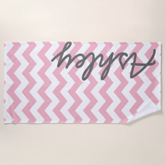 Trendy Chevron Patroon met naam - pastel roze Strandlaken (Voorkant)