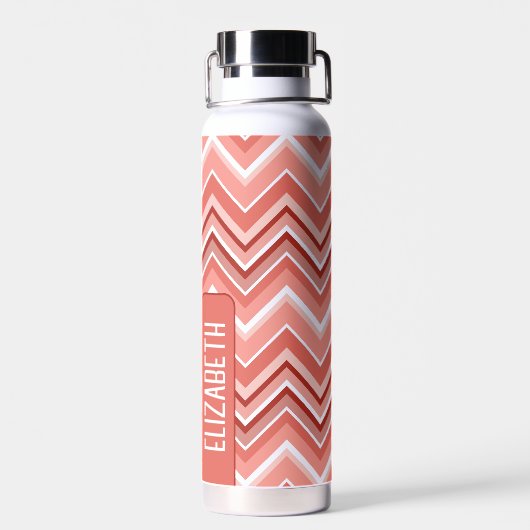 Trendy Chevron Pattern, groot naamblok koraal Waterfles (Achterkant)