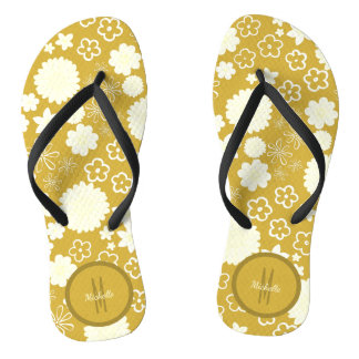 TRENDY CHIC GOUD CREAM BLOEMEN MONOGRAM FLORAL TEENSLIPPERS