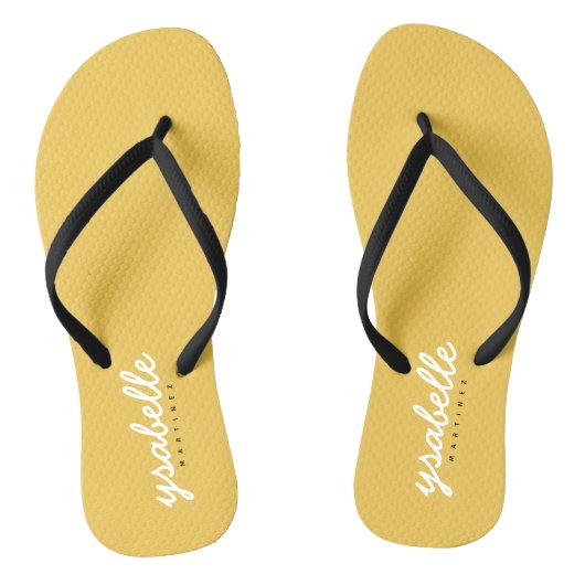 Trendy Chic Mustard Yellow Simple Bold Script Name Teenslippers (Voetbed)