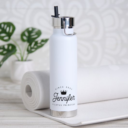Trendy Chic Pilates Prinses Zwarte Typografie Waterfles (Yoga (Gedraaid) )