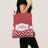 Trendy Chic Scarlet Red Polka Dot Chevron Monogram Tote Bag (Dichtbij)