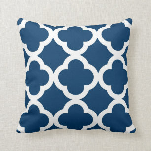 Trendy Clover Pattern in Navy Blue en White Kussen