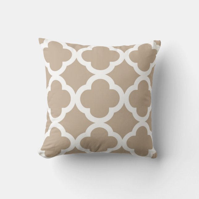 Trendy Clover Pattern in Tan and White Kussen (Voorkant)