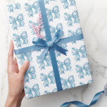 Trendy Coquette Baby Blauw Bow Patroon Cadeaupapier<br><div class="desc">Waterverf Baby Blue Bow Wrapping Paper. Voeg een lief en stijlvol tintje toe aan uw geschenken met dit charmante inpakpapier met een babyblauw waterverf boogpatroon. Ideaal voor een baby shower of een vrijgezellenfeest met het thema "Something Blue Before I Do", dit ontwerp combineert klassieke elegantie met een speelse, eigentijdse sfeer....</div>