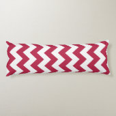 Trendy Crimson Red Chevron Pattern Lichaamskussen (Achterkant)