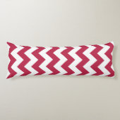 Trendy Crimson Red Chevron Pattern Lichaamskussen (Voorkant)
