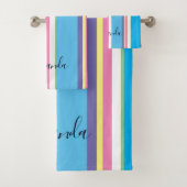 Trendy Cursieve Regenboog Met Initialen Bad Handdoek (Insitu)
