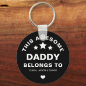 Trendy Deze Geweldige pappa behoort tot Vaderdag Sleutelhanger (Voorkant)