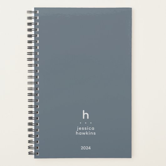 Trendy Dusty Blue Modern Monogram Weekly Planner (Voorkant)