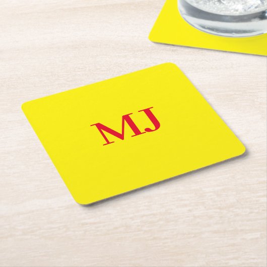 Trendy effen eenvoudig geel rood monogram initiale kartonnen onderzetters (Schuin)