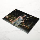 Trendy Elegant Classic Script Photo Afstuderen Folie Uitnodiging (Gedraaid)