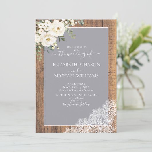 Trendy Elegant Grey Rustic Wood Script Wedding Inv Kaart (Staand voorkant)