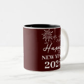 Trendy Elegant Script Gelukkig Nieuwjaar Tweekleurige Koffiemok (Voorkant rechts)