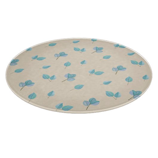 Trendy eucalyptusbladeren op botercrème snijplank (Hoek)