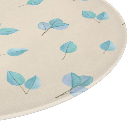 Trendy eucalyptusbladeren op botercrème snijplank (Hoek)