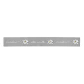 Trendy Floral Daisy met grijze gele douanenaam Grosgrain Lint (Voorkant)