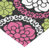 Trendy Floral Pattern Hot Pink and Black Monogram Korte Tafelloper (Hoek)