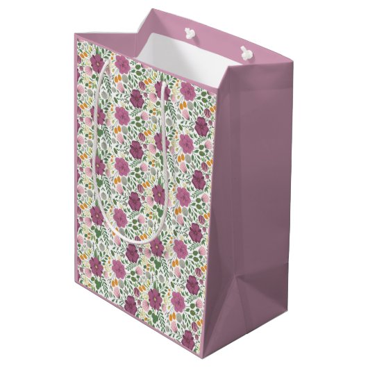 Trendy Floral Pattern Pink Yellow Paars Greenery Medium Cadeauzakje (Achterkant Gekanteld)