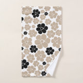 Trendy Flower Pattern in Taupe, Black en White Bad Handdoek (Handdoek)