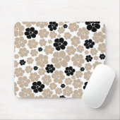Trendy Flower Pattern in Taupe, Black en White Muismat (Met muis)