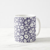 Trendy flowers seamless pattern. Small vintage flo Koffiemok (Voorkant rechts)