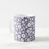 Trendy flowers seamless pattern. Small vintage flo Koffiemok (Voorkant links)