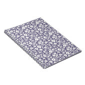 Trendy flowers seamless pattern. Small vintage flo Notitieboek (Rechterzijde)