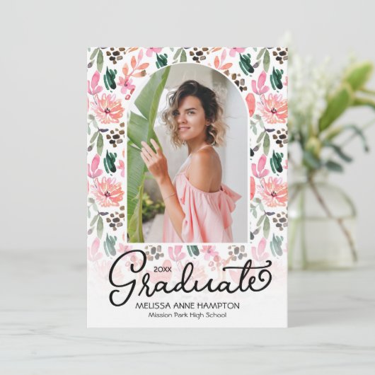 Trendy Foto op Bloemen Afstuderen Party Uitnodigin Kaart (Staand voorkant)